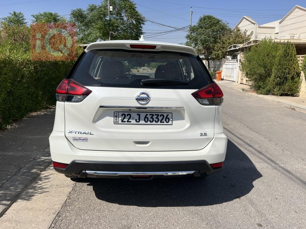 نیسان ئێکس ترەیل